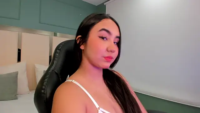 julieta rosee online show from October 30, 2025, 10:32 pm