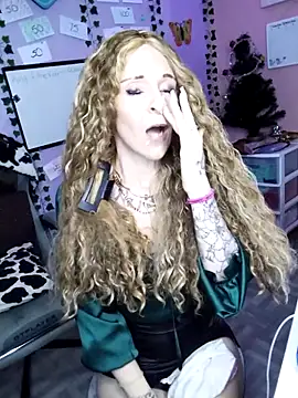 Purple2StayThnxx online show from December 19, 2025, 1:40 pm