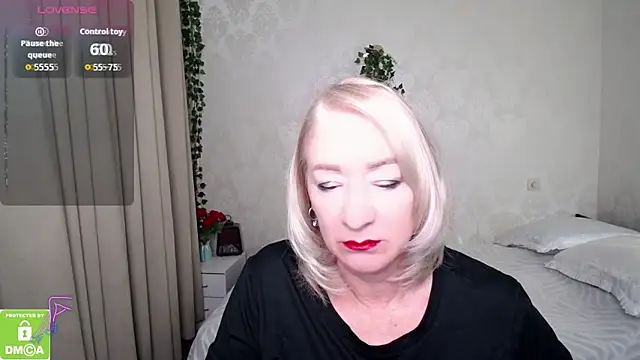 Snapshot of hunters_woman chatting on September 9, 2025, 4:50 pm hunters woman online show from September 9, 2025, 4:50 pm