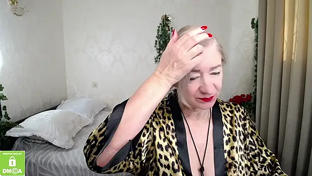 hunters woman online show from March 8, 2026, 7:12 am