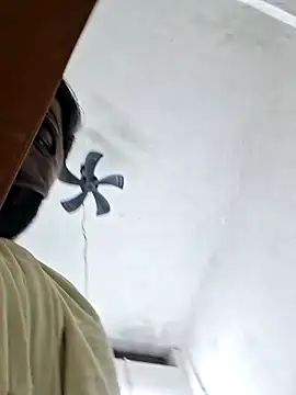 RAYI Queen 3 online show from November 13, 2025, 5:01 pm