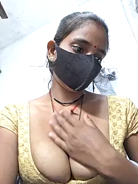 RAYI Queen 3 online show from November 24, 2025, 4:07 pm