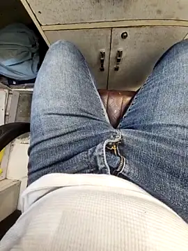 Snapshot of _Danny__ chatting on October 23, 2025, 12:15 pm  Danny   online show from October 23, 2025, 12:15 pm