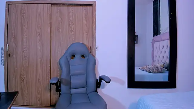 Snapshot of Faver_ chatting on November 1, 2025, 12:07 pm Faver online show from November 1, 2025, 12:07 pm