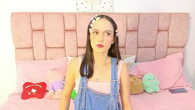 LolaYun online show from November 28, 2025, 7:27 pm