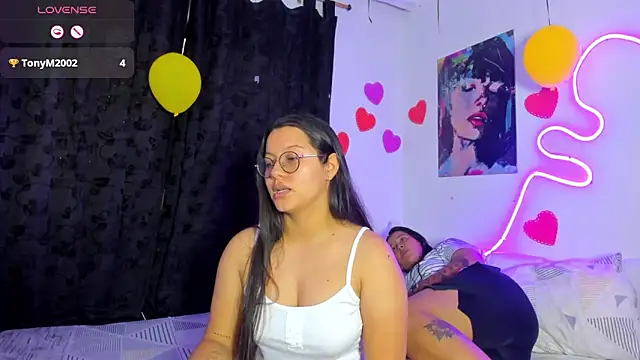 Dilan and Mia online show from March 24, 2026, 9:42 pm