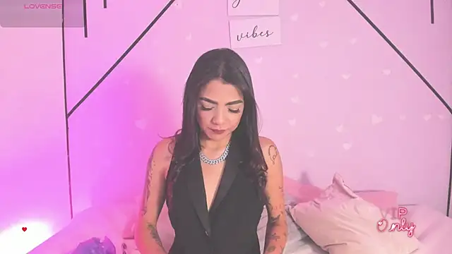 MiahCornell  online show from February 27, 2026, 8:42 pm