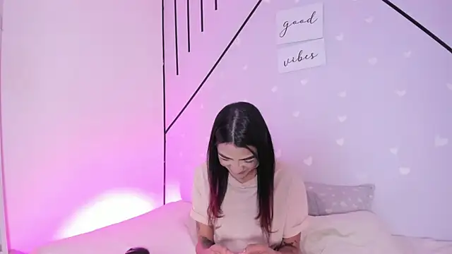 MiahCornell  online show from March 31, 2026, 8:09 pm