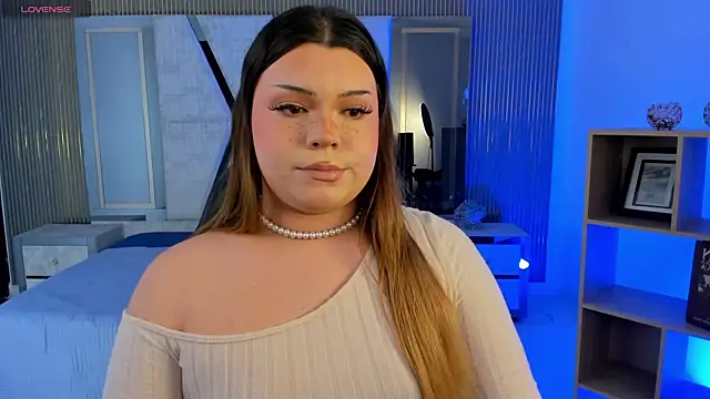 Maxxxine1 online show from April 13, 2026, 11:21 pm