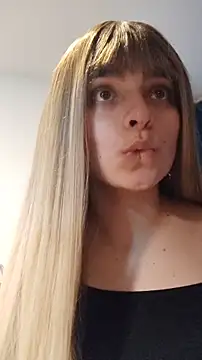 Aurora blaack online show from December 15, 2025, 1:32 am