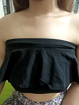 Snapshot of loving_candy chatting on December 2, 2025, 7:09 pm loving candy online show from December 2, 2025, 7:09 pm