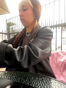 Sallem Pink online show from November 24, 2025, 11:10 am