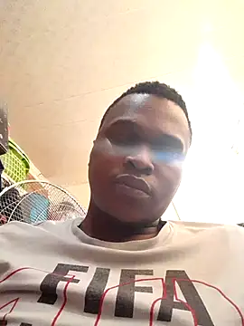 Snapshot of Moet_Chandon chatting on September 25, 2025, 2:10 pm Moet Chandon online show from September 25, 2025, 2:10 pm