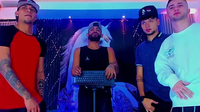 Snapshot of Dominic_Max_ chatting on September 13, 2025, 4:34 am Dominic Max online show from September 13, 2025, 4:34 am