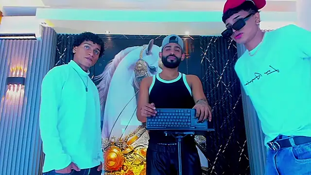 Snapshot of Dominic_Max_ chatting on September 21, 2025, 3:19 am Dominic Max online show from September 21, 2025, 3:19 am