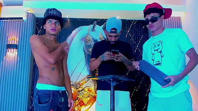 Snapshot of Dominic_Max_ chatting on September 23, 2025, 3:53 am Dominic Max online show from September 23, 2025, 3:53 am