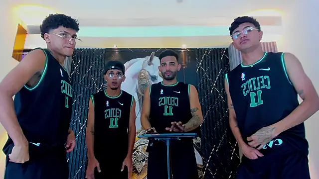 Snapshot of Dominic_Max_ chatting on October 31, 2025, 8:37 am Dominic Max online show from October 31, 2025, 8:37 am