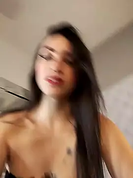 Snapshot of MeganHoffmaan chatting on November 4, 2025, 7:57 pm MeganHoffmaan online show from November 4, 2025, 7:57 pm