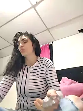 Snapshot of MeganHoffmaan chatting on November 8, 2025, 11:03 pm MeganHoffmaan online show from November 8, 2025, 11:03 pm