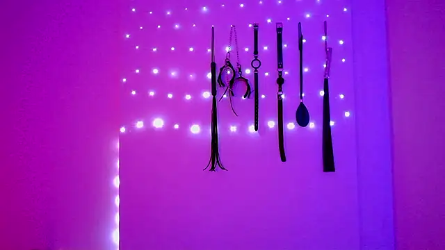 nina kink online show from March 6, 2026, 8:05 pm