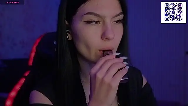 Snapshot of kara_liffe chatting on May 19, 2026, 1:56 am kara liffe online show from May 19, 2026, 1:56 am