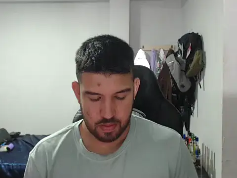 Axel11113 online show from September 19, 2025, 3:52 am