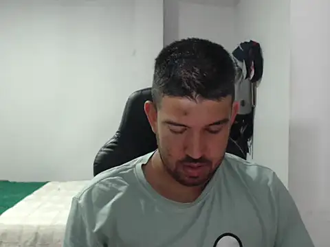 Axel11113 online show from November 4, 2025, 4:22 am