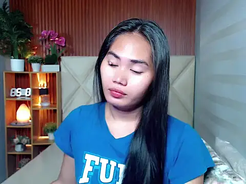 sluttyprincess0 online show from October 2, 2025, 11:01 pm