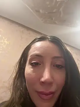 HellaryTourent online show from February 11, 2026, 3:17 pm