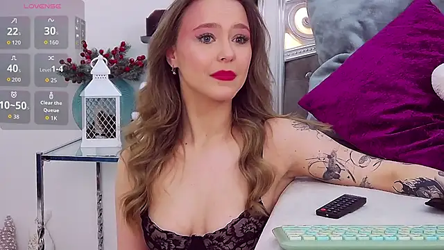 Snapshot of EvaMenders chatting on December 14, 2025, 4:34 pm EvaMenders online show from December 14, 2025, 4:34 pm