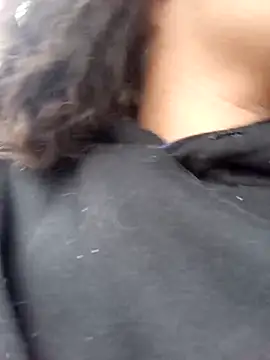 mia blue01 online show from September 26, 2025, 5:50 pm