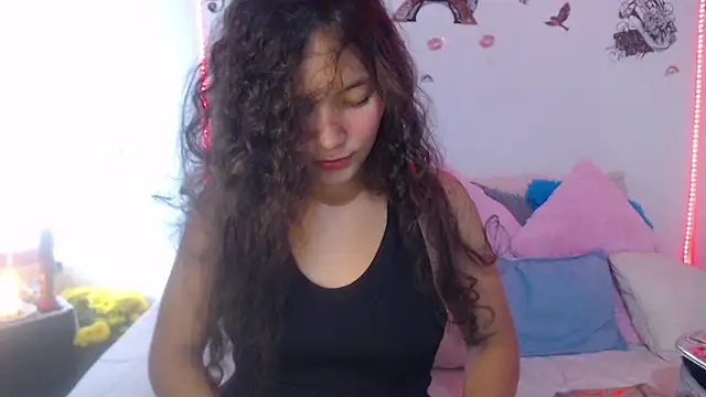 mia blue01 online show from September 28, 2025, 4:23 pm