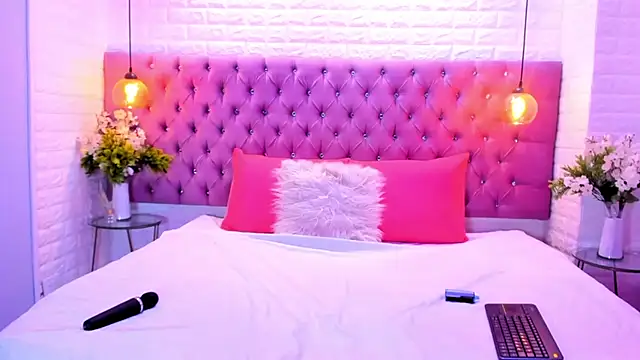 amber sparkle online show from September 19, 2025, 12:50 pm