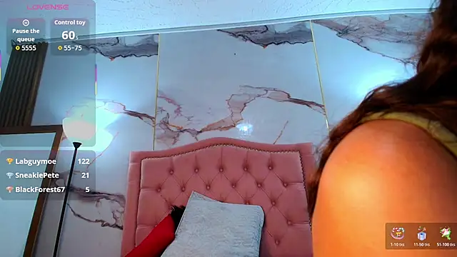 Snapshot of AlyaThompson chatting on December 5, 2025, 4:10 am AlyaThompson online show from December 5, 2025, 4:10 am