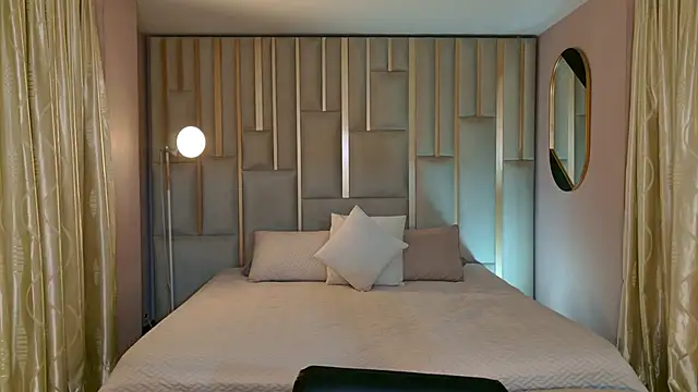 AgathaKondo  online show from November 8, 2025, 9:13 pm