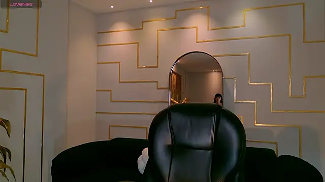 AgathaKondo  online show from January 9, 2026, 7:37 pm