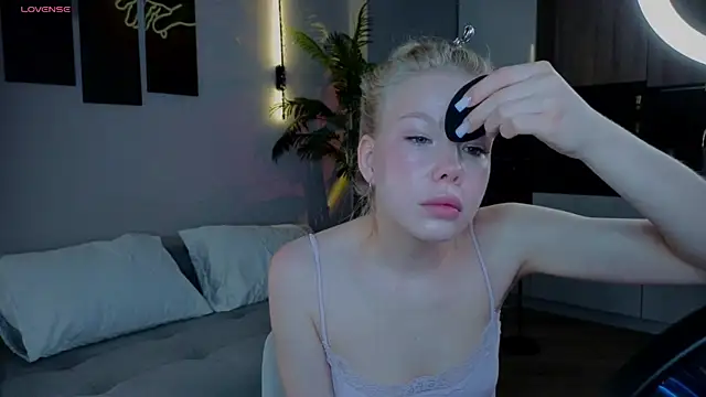 emilyshepar d online show from June 17, 2026, 2:25 am