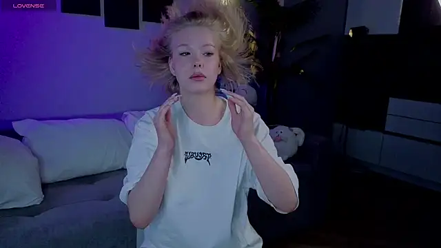 emilyshepar d online show from July 9, 2026, 2:15 am
