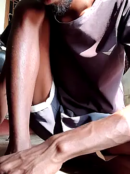 RAYI Queen 4 online show from December 2, 2025, 5:46 am