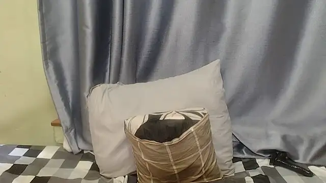 HornyEbony4u online show from February 4, 2026, 3:51 pm