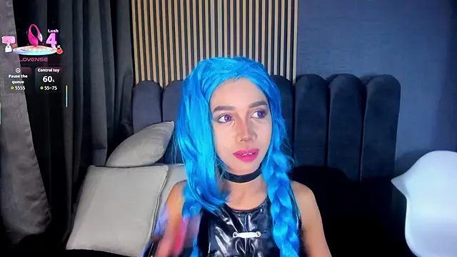 Gina 77 online show from September 18, 2025, 2:08 pm