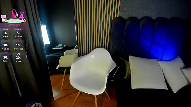 Gina 77 online show from October 29, 2025, 12:07 pm