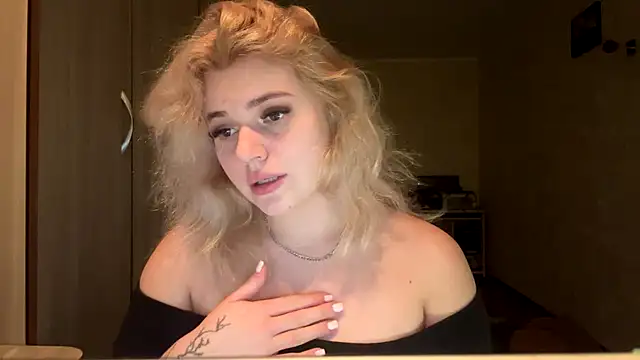 sunshinyflash online show from November 23, 2025, 5:13 pm