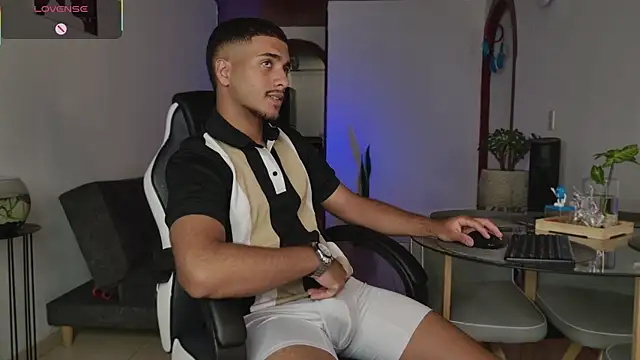 Snapshot of michel_g1 chatting on February 15, 2026, 9:55 pm michel g1 online show from February 15, 2026, 9:55 pm