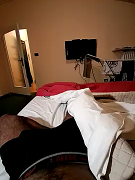 Stud s online show from November 11, 2025, 11:05 pm