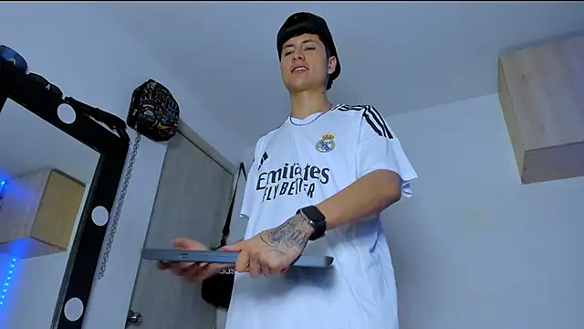 Snapshot of Mateo_Escobar chatting on September 11, 2025, 4:56 am Mateo Escobar online show from September 11, 2025, 4:56 am