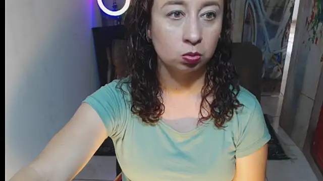 Milf Valeria online show from December 4, 2025, 5:21 pm