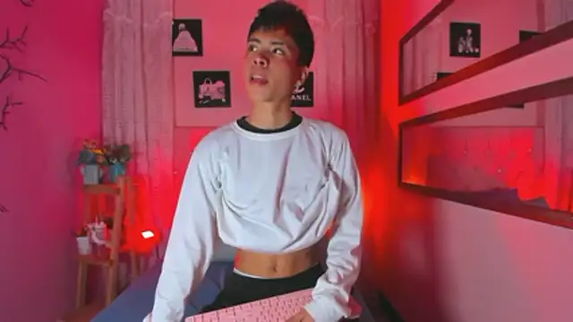 MaxiWildd online show from November 22, 2025, 1:10 pm