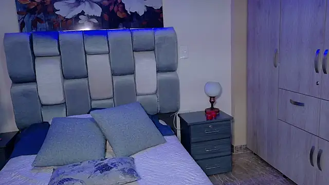 saramikaelson online show from September 10, 2025, 8:53 pm