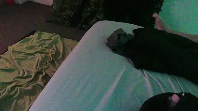 Wir2002Paar online show from November 23, 2025, 9:09 am